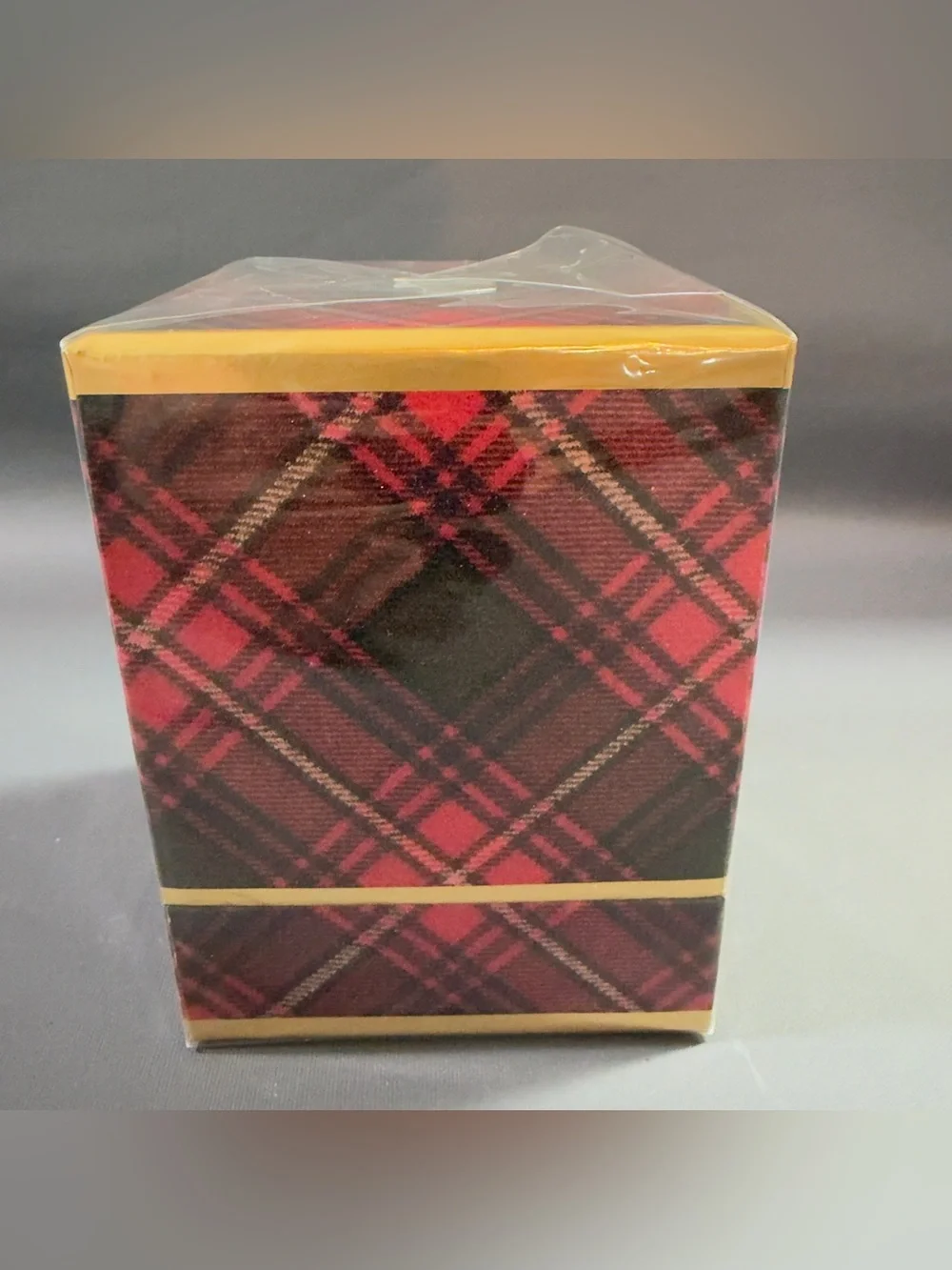 Ralph Lauren Holiday Tartan Classic Scented Candle 9.6 oz Red Currant New
